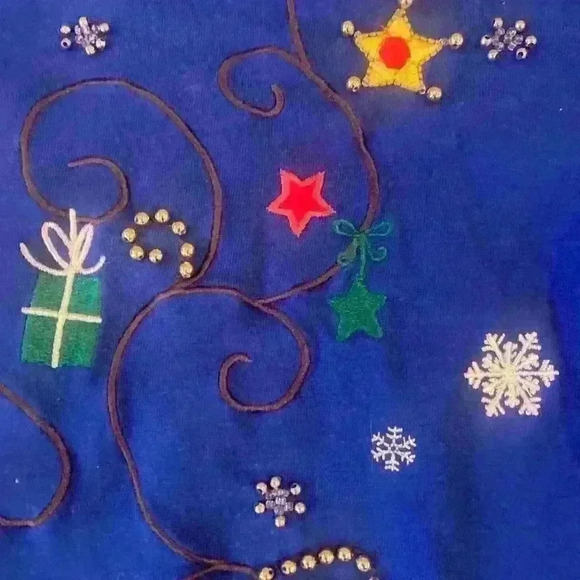Christmas Winter Holiday Long Sleeve Tee embroidered sequins beading size Small - Picture 4 of 9